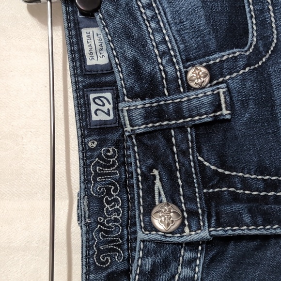 Miss Me Signature Straight Jeans Medium Blue Wash Midrise Bling Back Size 29 - Picture 3 of 9
